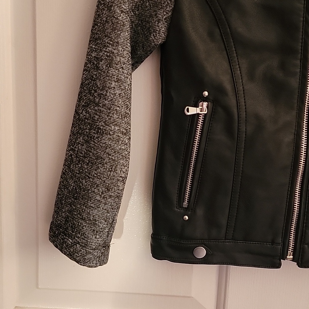 SO, little girls jacket with hood, black. Size 4/5, NWT. - Picture 6 of 9